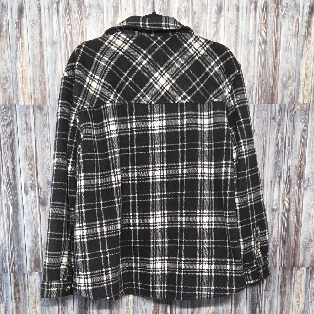 Sadie & Sage Black and White Plaid Button Sherpa Shacket Size XXL - Picture 2 of 4